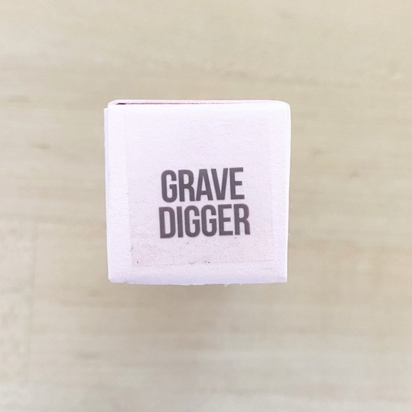 JEFREE STAR Grave Digger Velvet Trap Lipstick NEW In Box - Picture 4 of 7